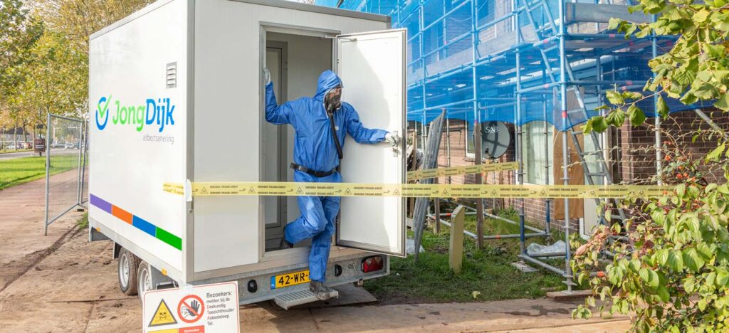 Asbest plafondplaten laten verwijderen