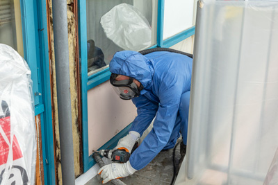 Wat kost asbest laten verwijderen door JongDijk Asbestsanering