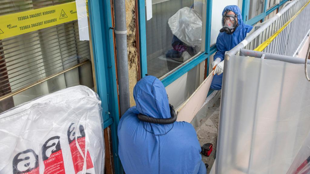 Asbestsanering uitvoeren in Huizen