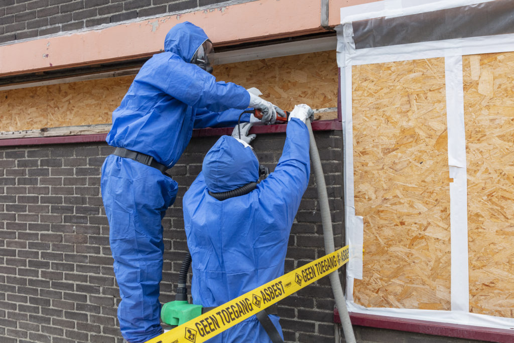Asbest in huis verwijderen in de regio Laren