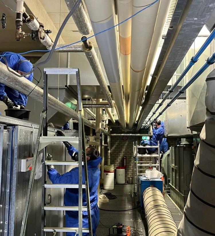 Chroom 6 sanering door JongDijk Asbestsanering in technische ruimte